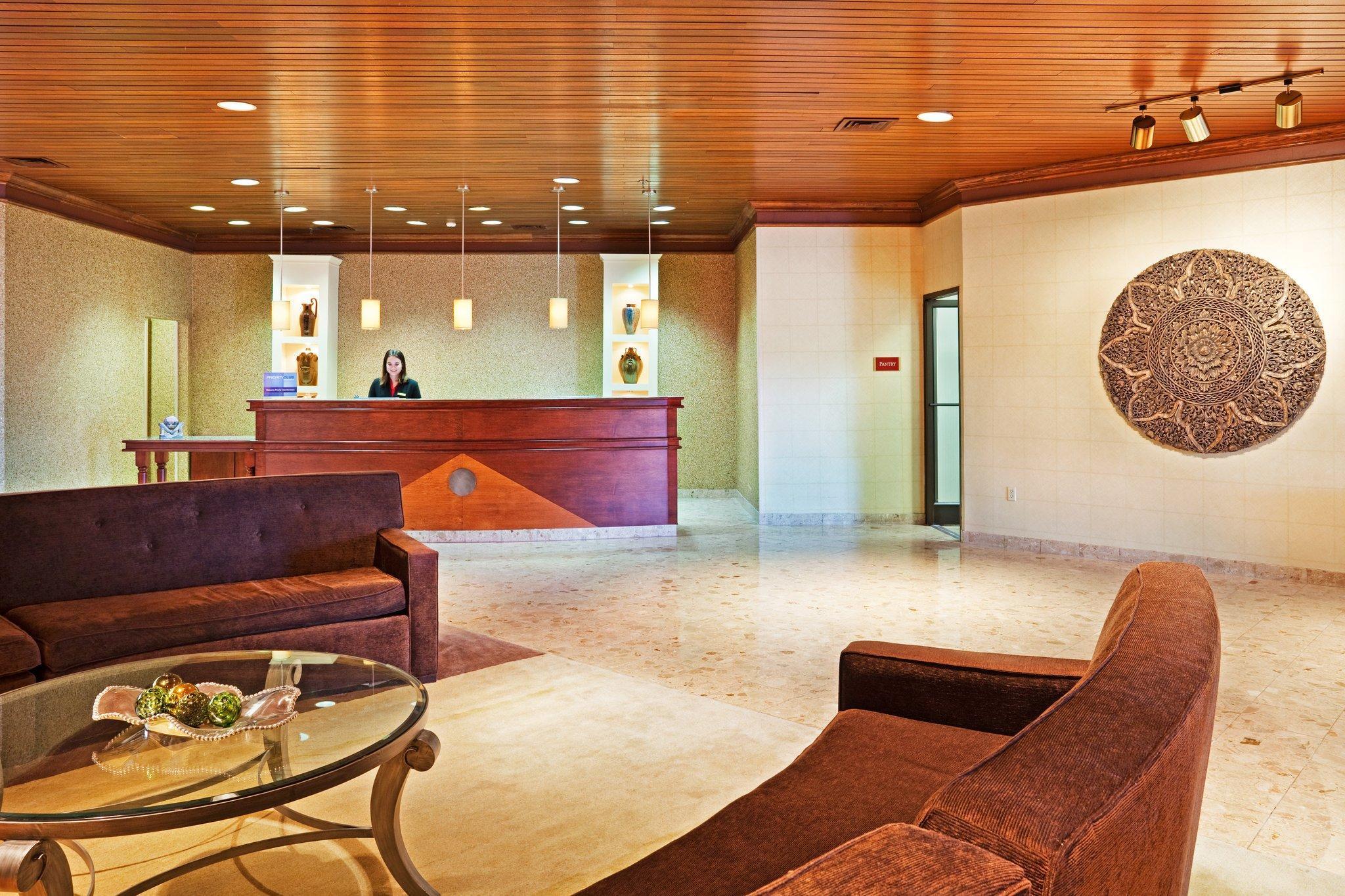 Crowne Plaza Hotel Hickory By Ihg Exterior photo